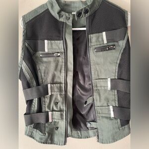 Source Unknown Green and Black Vest